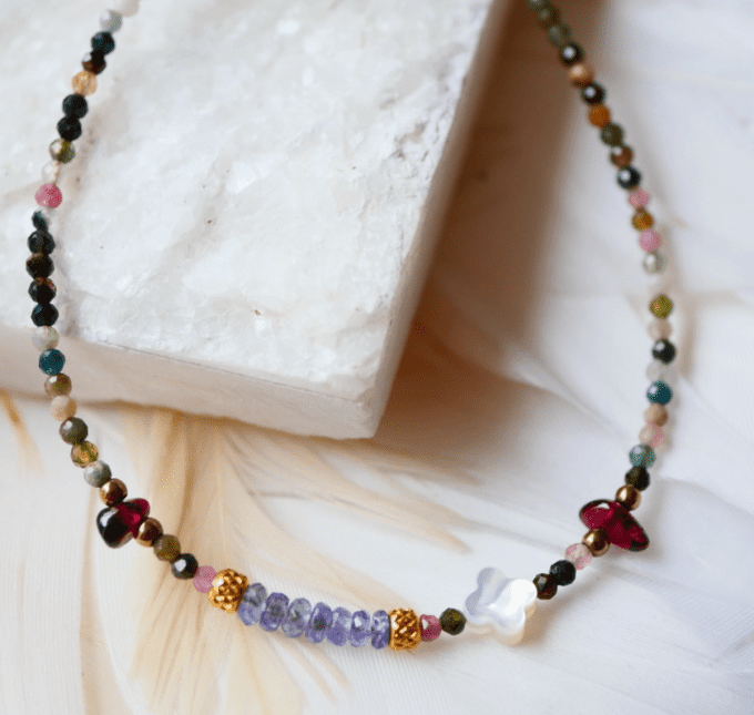 Bracelet ADVITIYA - Tourmaline, Grenat, Hématite Tanzanite
